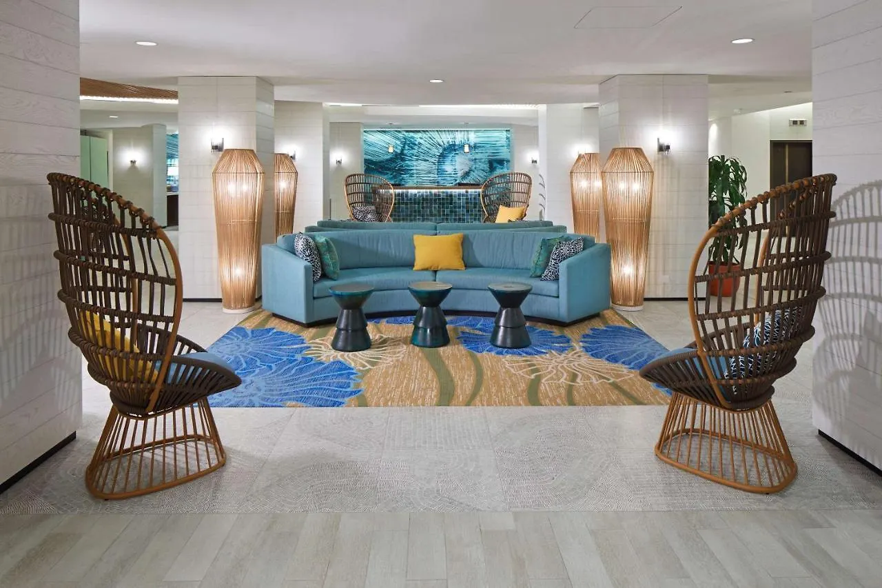 Waikiki Beachcomber by Outrigger Honolulu