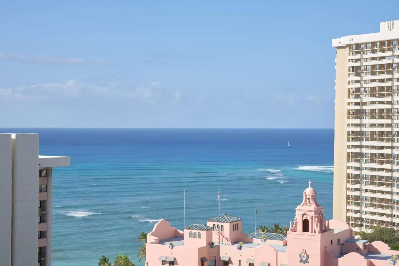 Waikiki Beachcomber by Outrigger Honolulu 4*,